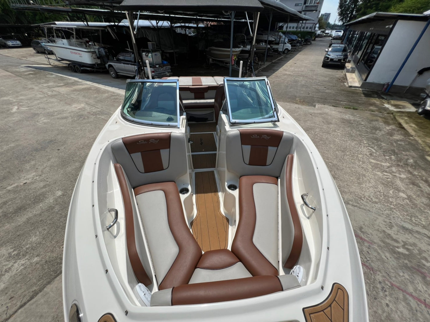 Sold  Sea Ray 230 SLX  23 FT.