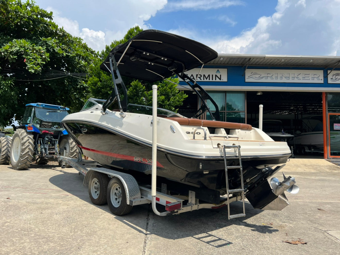 Sold  Sea Ray 230 SLX  23 FT.