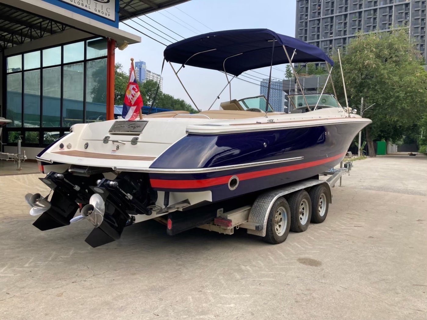 Chris Craft Launch 28 FT.